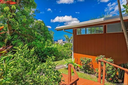 2412 Makiki Heights Dr, Honolulu HI  96822-2546 exterior