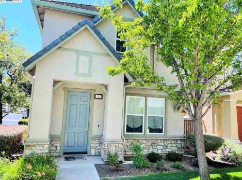 136 Snapdragon Way, Hayward, CA 94544-3550