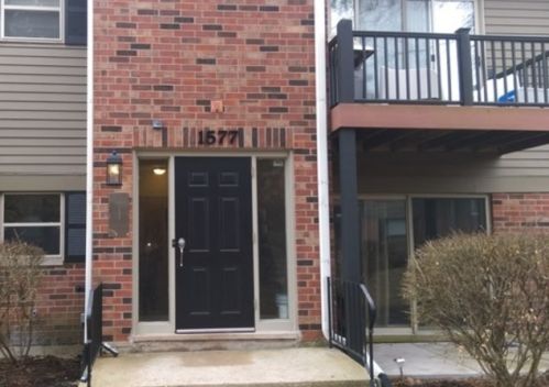 1577 Raymond Dr, Naperville, IL 60563-9701
