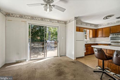 7301 Lackawanna Dr, Springfield VA  22150-4418 exterior