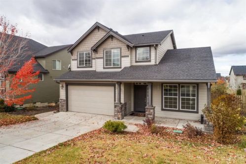 2735 49th St, Eagle Crest, OR 97756-1765