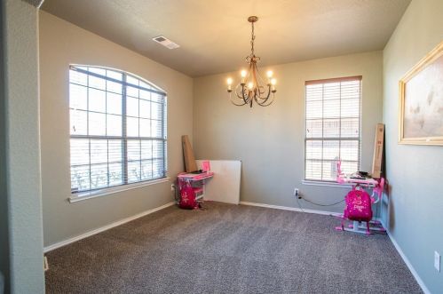 8024 Valley Crest Dr, Fort Worth, TX 76120-5651