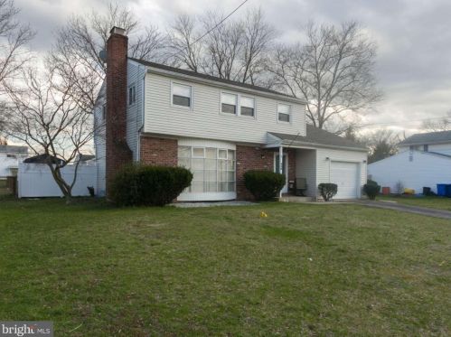 456 Arthur Dr, Beverly, NJ 08010-2154