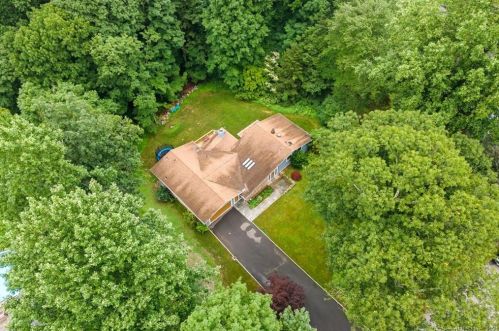 108 Knorr Rd, Upper Stepney, CT 06468-3148