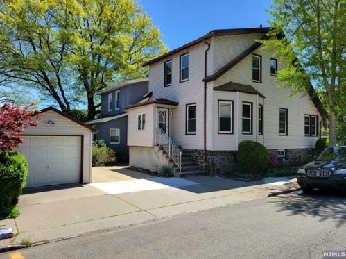27 Garden Pl, Edgewater NJ  07020-1207 exterior