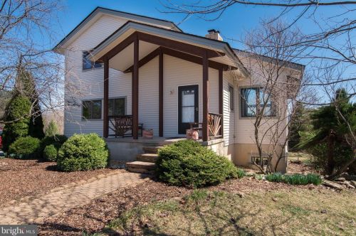 80 Quinn Lea Rd, Harpers Ferry, WV 25425-5369