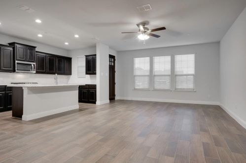 5548 Crawford St, Fort Worth TX  76180-7642 exterior