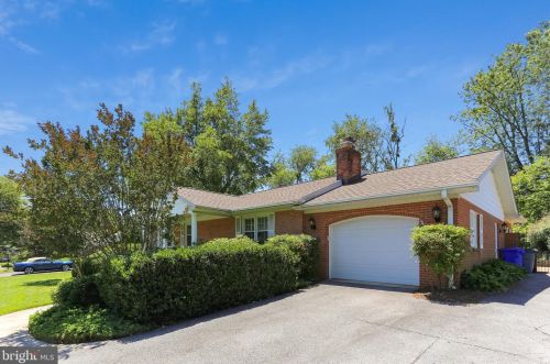 15012 Timberlake Dr, Silver Spring, MD 20905-4330