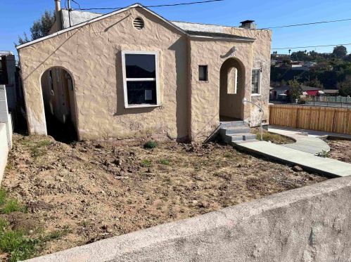 515 Merlin Dr, San Diego, CA 92114-2337