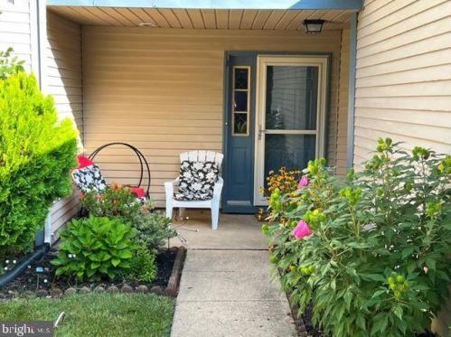 23 Willow Bend Dr, Trenton, NJ 08690-3335