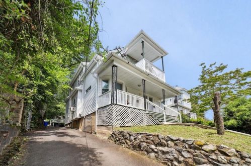81 Edson Ave, Waterbury, CT 06705-1914