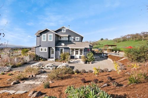 7670 Crews Rd, Gilroy CA  95020-9558 exterior