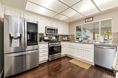 8517 Rosemary Dr, Riverside CA  92508-2921 exterior