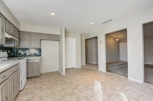 2020 Cedarwood Dr, Carrollton TX 75007-5405 exterior