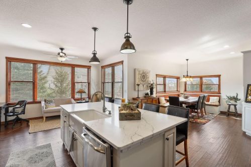 2488 Fieldstone Curv, Saint Paul MN  55129-6209 exterior