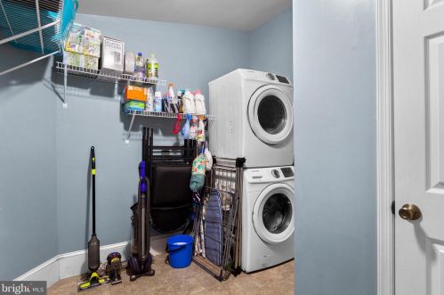 324 Walnut St, Lancaster PA  17602-2438 exterior