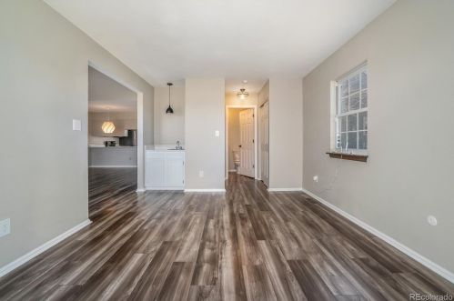 2013 Worchester Way, Denver CO  80014-4308 exterior