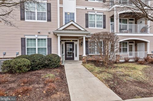 213 Timberlake Dr, Trenton NJ  08618-1457 exterior