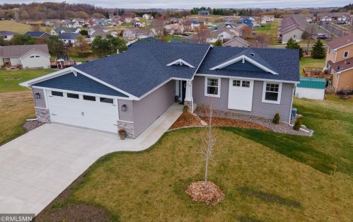 981 9th Ave, Pine Island, MN 55963-6788