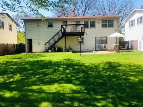 1409 Cypress Dr, Mount Prospect, IL 60056-5005
