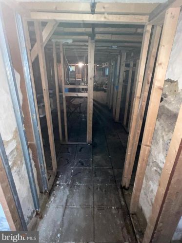 7030 Jackson St, Philadelphia PA  19148-3250 exterior