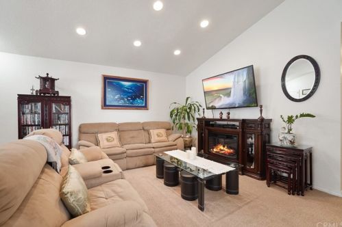 260 Brookside Ct, Anaheim CA  92808-1204 exterior