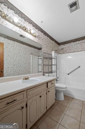 5348 Denny Dr, Atlanta GA  30349-5209 exterior