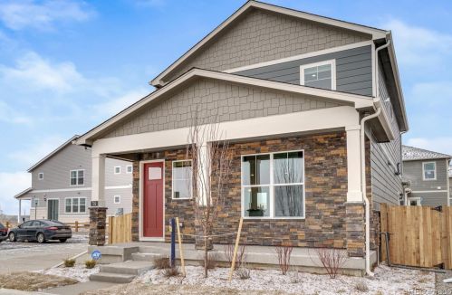 828 Quatar St, Denver, CO 80018-3158