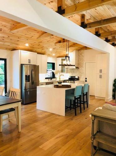 70 Bonnie Ln, Atlanta, GA 30328-3033