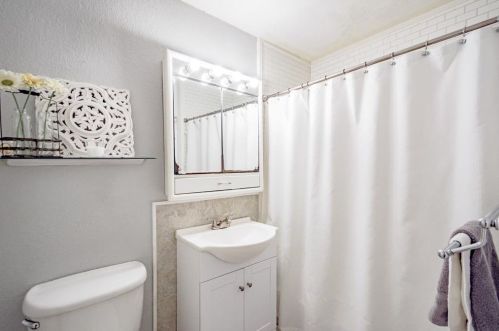 1105 Nottingham Dr, Angleton TX 77515-3518 exterior