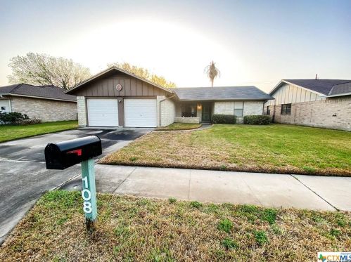 108 Nantucket Ave, Victoria, TX 77904-2500
