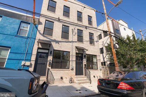 2302 Gordon St, Philadelphia, PA 19125-2512