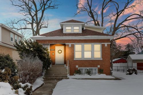 9853 Beverly Ave, Chicago, IL 60643-1340