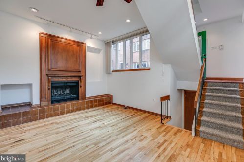 747 3rd St, Philadelphia, PA 19147-3324