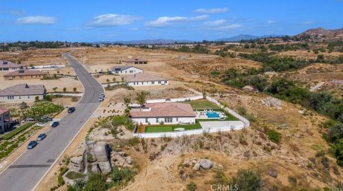 16105 Mariposa Ave, Riverside CA  92504 exterior