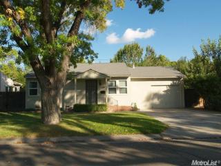 148 Village Rd, Modesto, CA 95354-2748