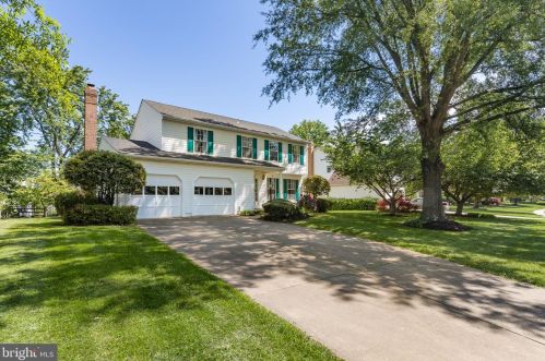 12710 Thunder Chase Dr, Herndon, VA 20191-5847