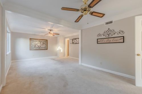 1939 Rambling Rdg Ln, Carrollton TX 75007-3154 exterior