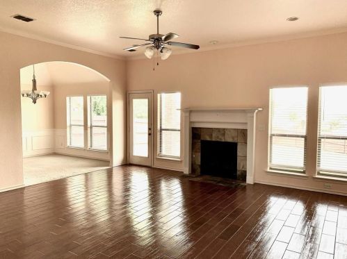 10954 Live Oak Creek Dr, Fort Worth TX  76108-4731 exterior