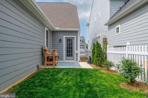 412 Constitution Dr, Ephrata PA  17522 exterior