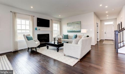 31 Winifred Dr, Hanover PA 17331-9714 exterior