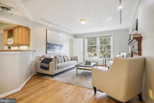 1221 Pinecrest Cir, Silver Spring MD 20910-1626 exterior