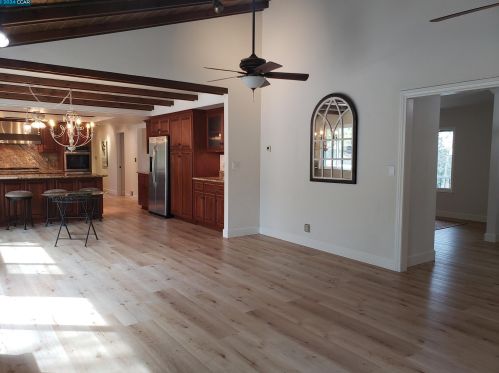 5582 Merritt Ct, Concord, CA 94521-4740