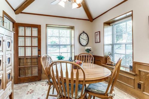 2101 Nob Hl, Carrollton TX 75006-2822 exterior