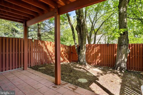 10383 Green Holly Ter, Silver Spring MD 20902-5803 exterior