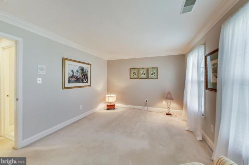 6420 Lake Meadow Dr, Springfield VA  22015-3927 exterior