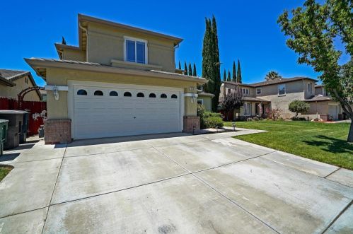 1201 Manley Dr, Tracy, CA 95377-8808