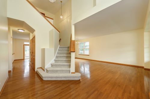 529 Thorndale Ln, South Elgin, IL 60177-3204