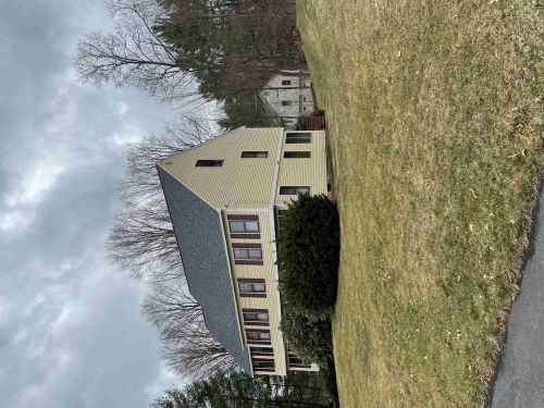 4 Parrish Hill Dr, Nashua, NH 03063-2713