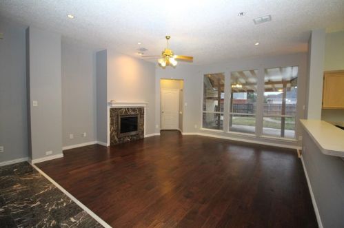 2706 Pecan Meadow Dr, Garland TX  75040-3978 exterior